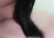 童颜巨.乳萌妹mei子非常嫩自摸掰穴诱惑，脱.光光揉搓坚挺奶子摩擦逼逼出水，近距离特写非常诱人