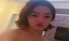 长相甜美大乳晕巨.乳妹mei子18JAV新片！【颜值学生】露奶掰穴诱惑，粉嫩肥逼自摸揉搓特写非常诱人