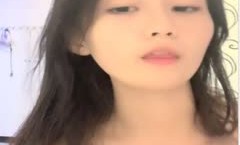 长相清纯嫩neng妹mei子18JAV新片！【一一嘉】粉嫩蝴蝶逼洗完澡掰穴特写，苗条身shen材看着非常诱人，很是诱惑喜欢不要错过