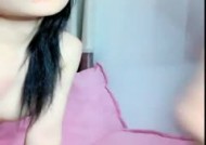 人气榜第一19岁超人气萝luo莉小美.女主播18JAV新片！【性欲炮.女】跟大表哥乱乱大战，丝袜道具双洞齐插，淫水超多小[xiao]穴湿得一塌糊涂